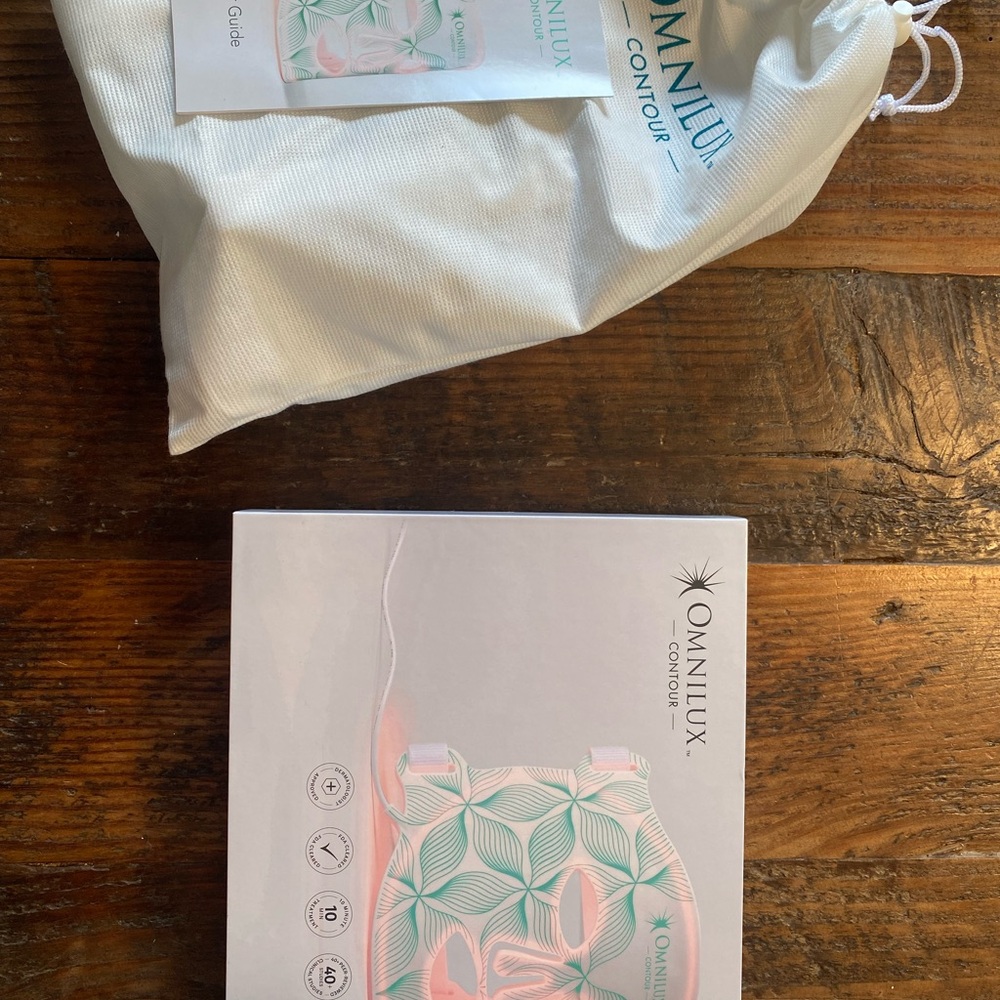 Omnilux Contour Reusable Face Mask - Pink & Mint